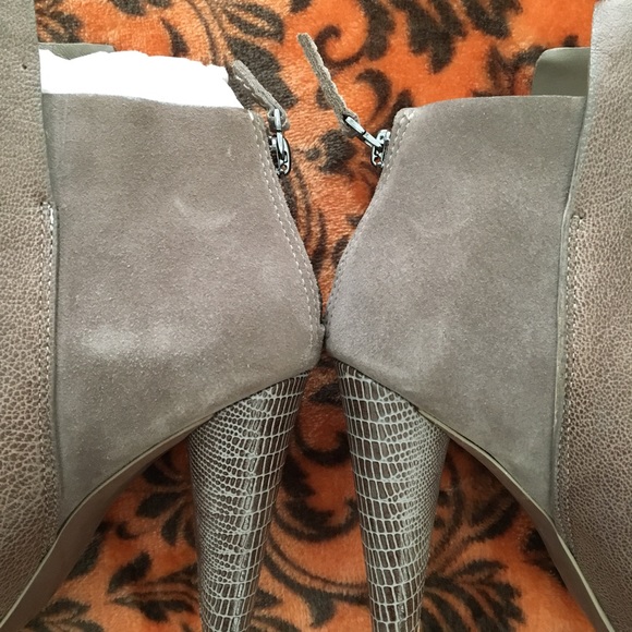 Vintage Leather/Suede Max Azria bootie Taupe - Picture 6 of 8